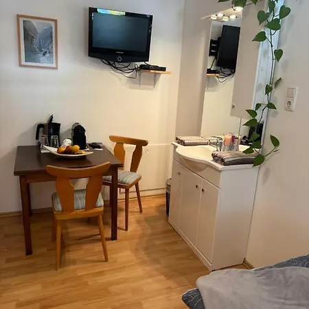 Haus Edelweiss בית הארחה *