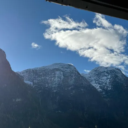 Haus Edelweiss בית הארחה *