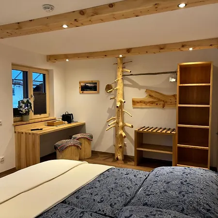 Haus Edelweiss אוברטראון