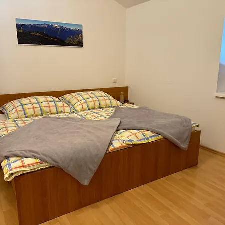 Haus Edelweiss בית הארחה אוברטראון